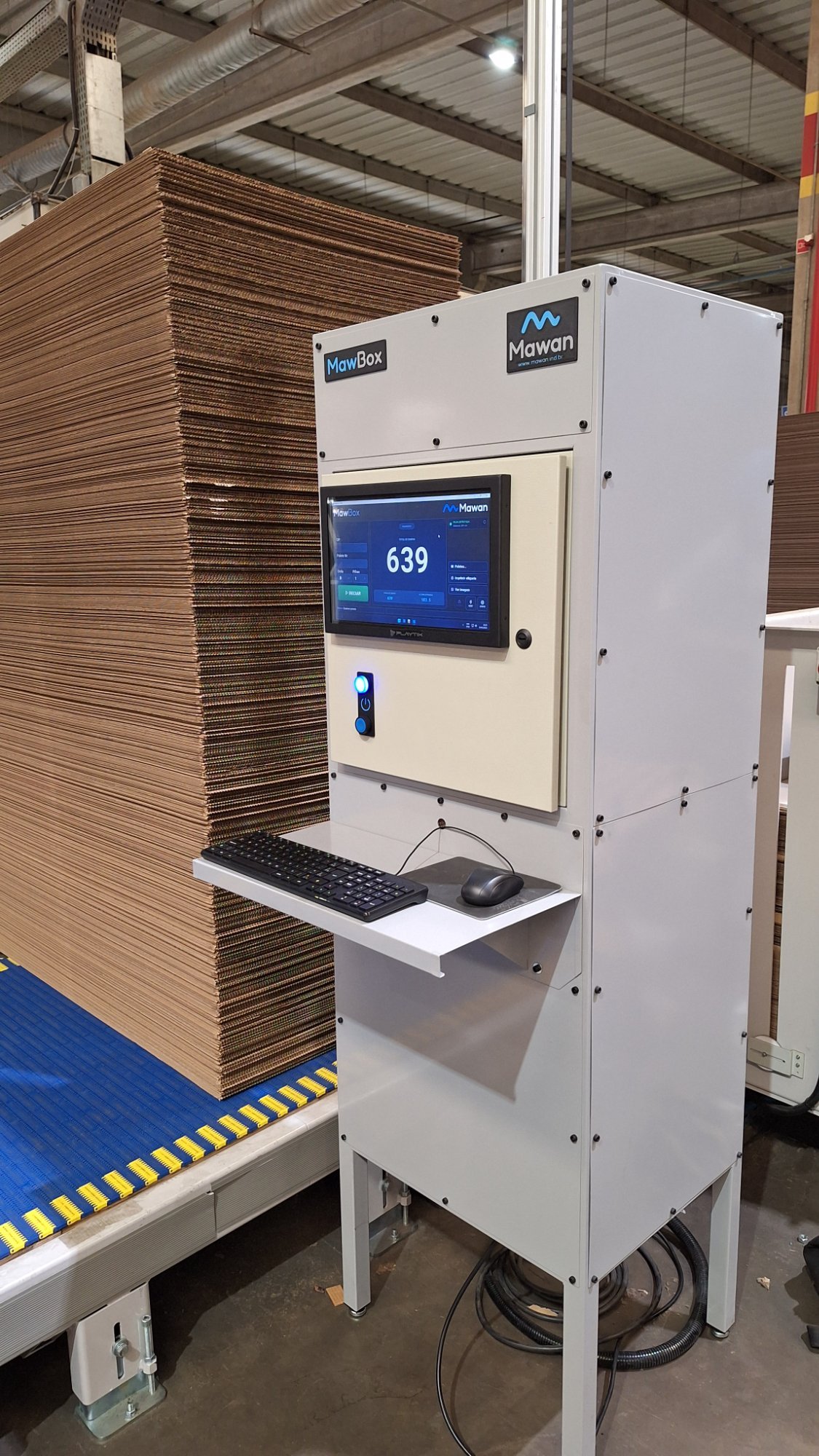 MawBox contador automático de chapas de papelão ondulado instalado em fábrica